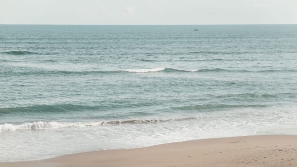 Arnalaya Beach House - Pristine Nelayan Beach